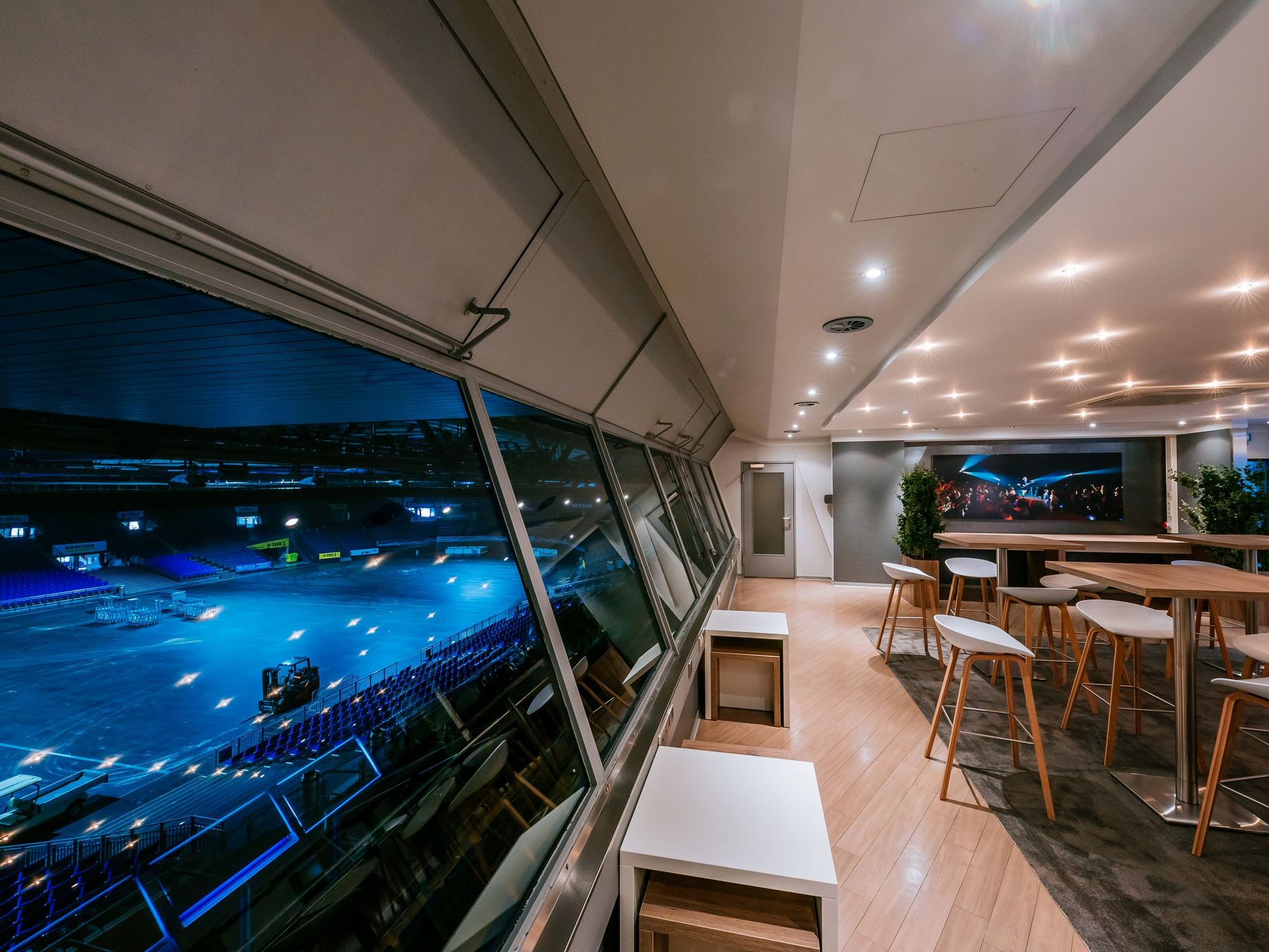 Innenansicht der Business-Kanzel mit Blick in die Schleyer-Halle